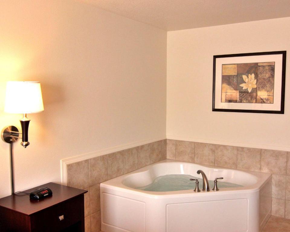Red Lion Inn & Suites Γιουτζίν Εξωτερικό φωτογραφία